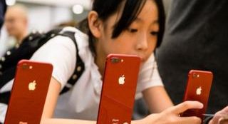 Huawei arrest puts ‘bullseye’ on Apple