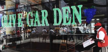 Olive Garden is charging $400 a person for NYE dinner