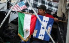 US migrant caravan: Trump’s asylum ban halted by judge
