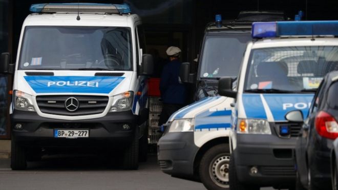 Deutsche Bank headquarters raided over money laundering