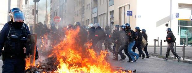 France deploys 65,000 security forces amid fears of more riots